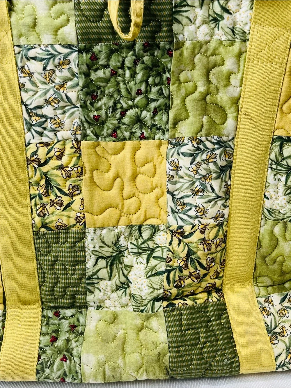 Donna Sharp Quilted Botanical large